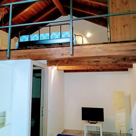 Il Giardino Fiorito Apartment *